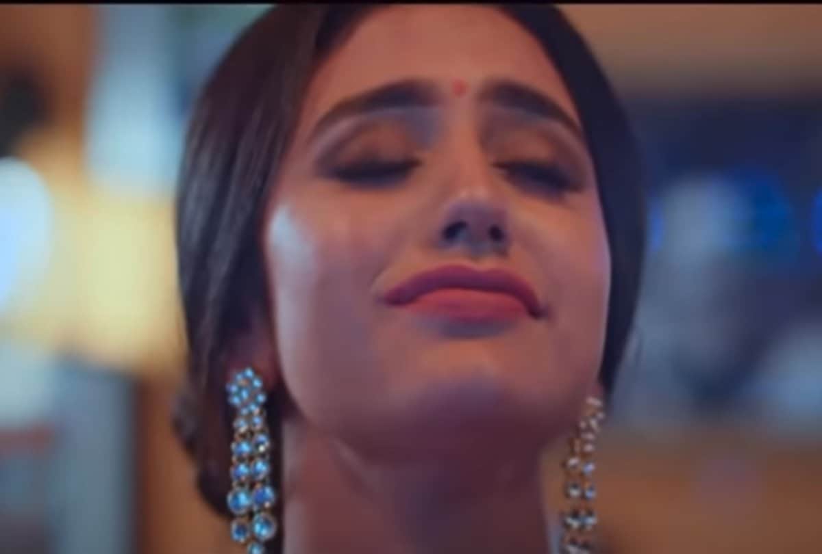 priya prakash varrier bollywood debut with sridevi bungalow trailer release