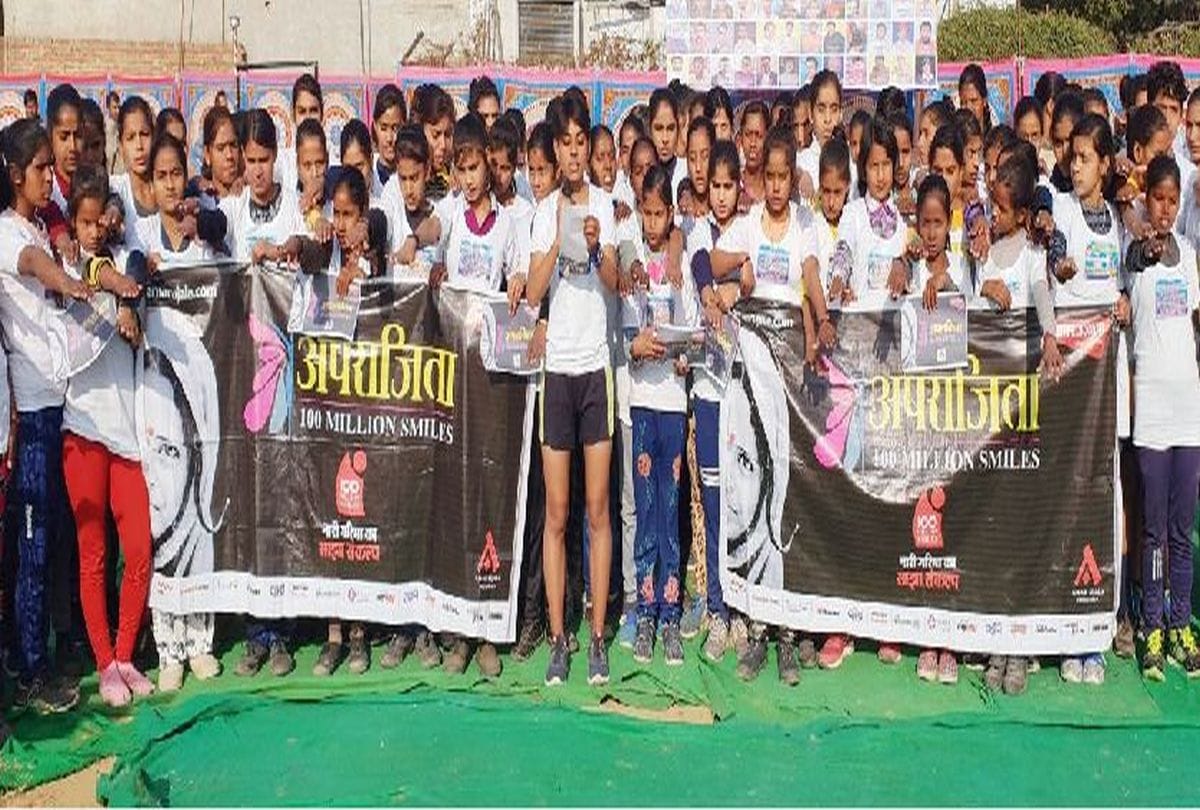 girls participates ran for barsana held by aparajita 100 million smiles