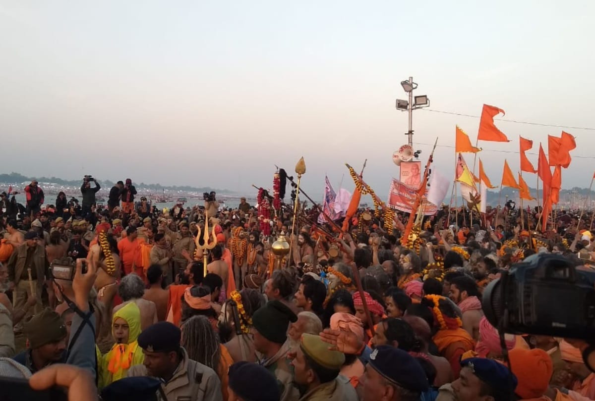 Kumbh shahi snan 2019 Devotees came all over country