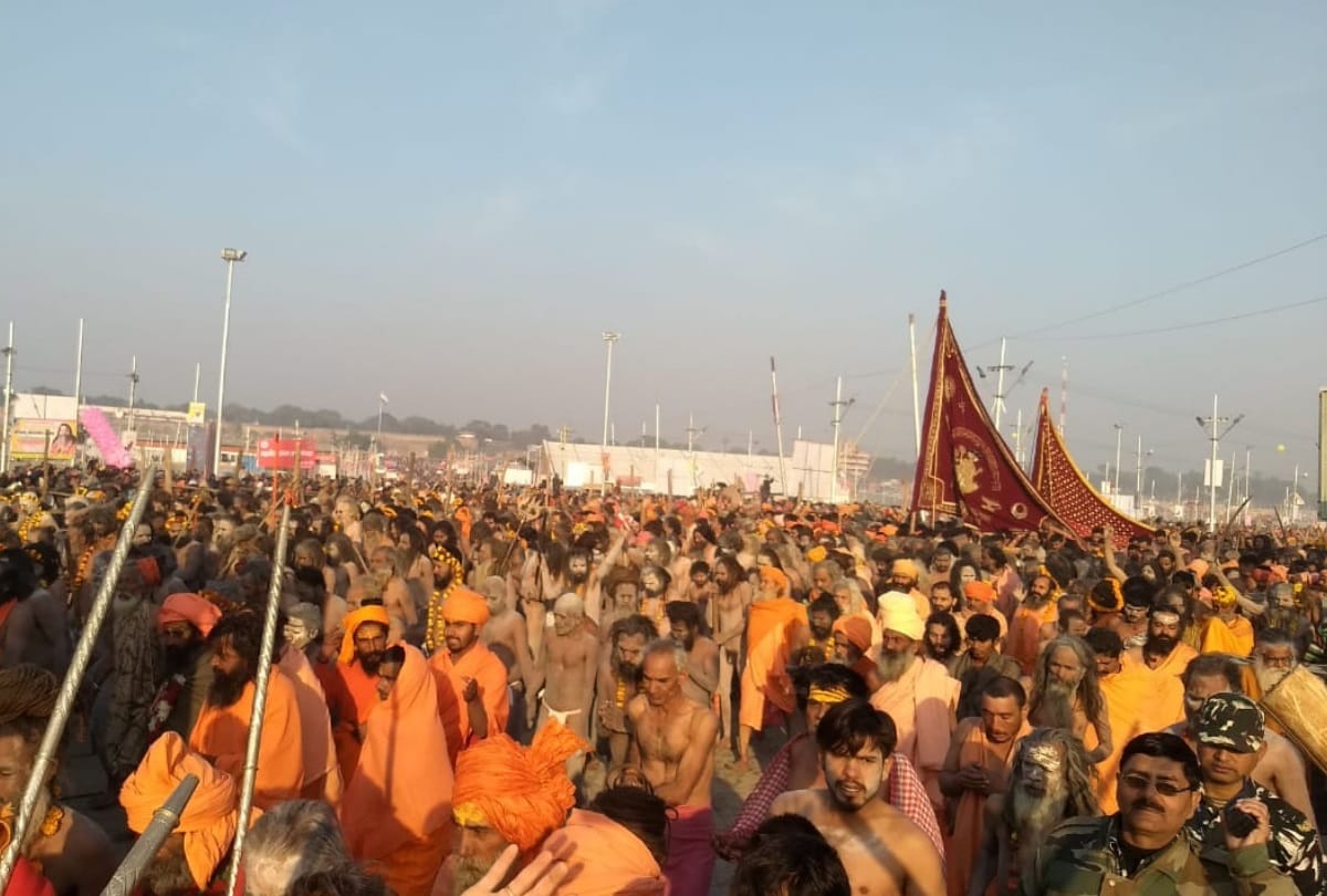 Kumbh shahi snan 2019 Devotees came all over country