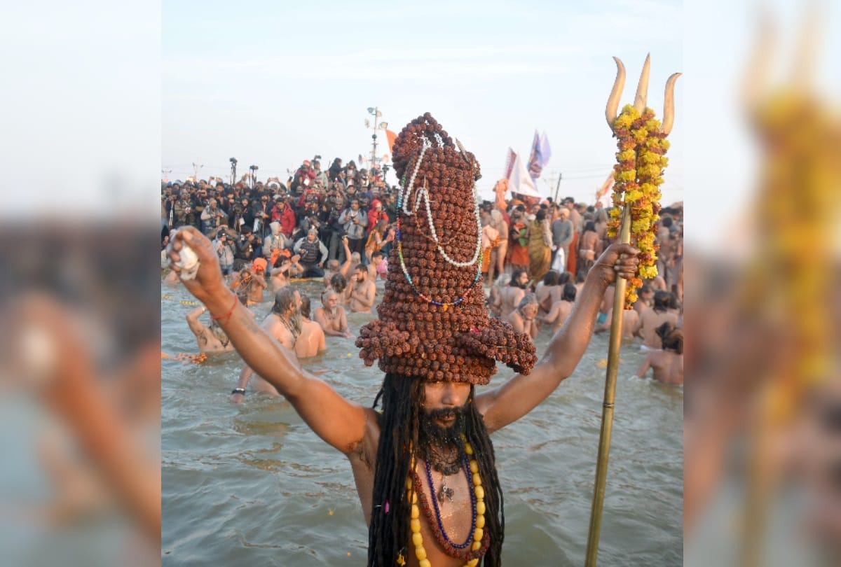 Devotee shahi snan in kumbh mela 2019 prayagraj