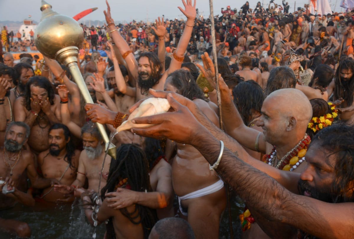 Kumbh shahi snan 2019 Devotees came all over country