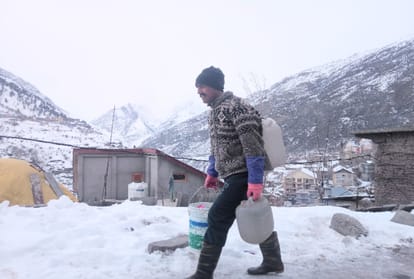 people facing problem due to bad Health services in the cold desert Lahaul Spiti