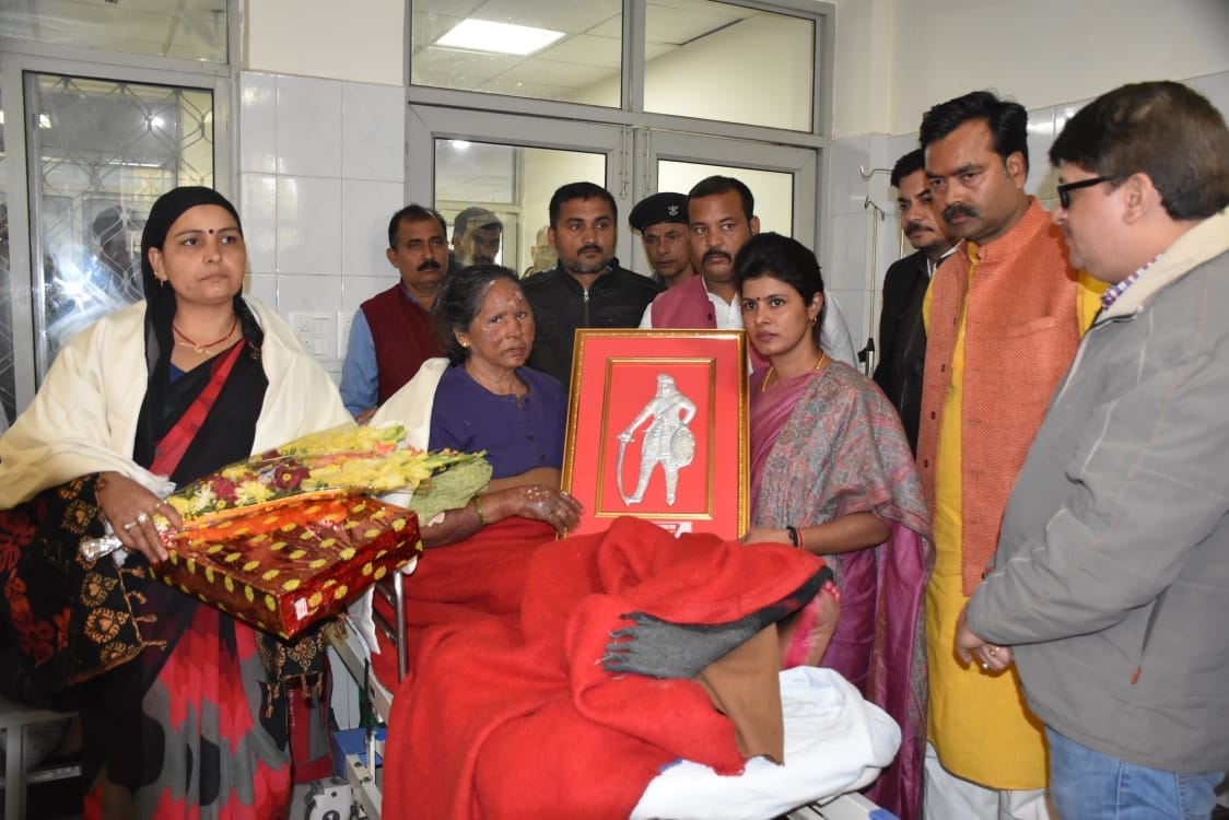 prepration for national medal for saas and bahu who save life of 19 school kids