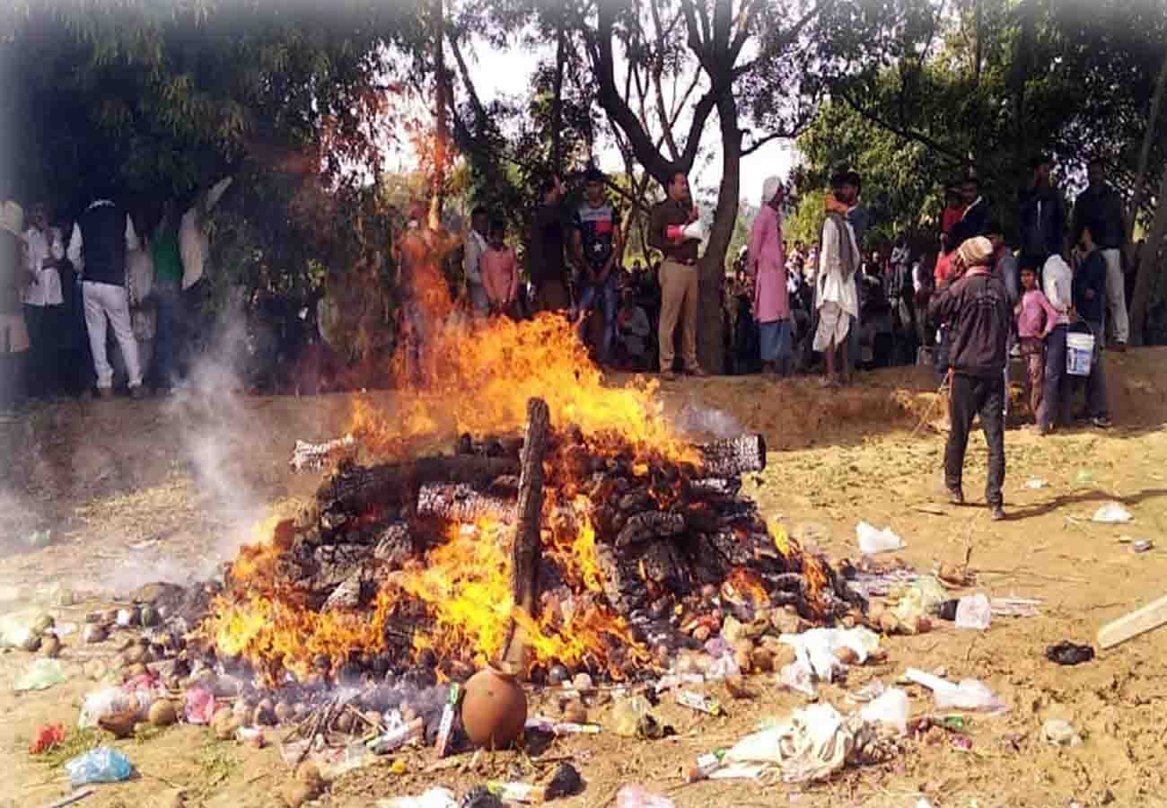 women declared she burned herself with husband