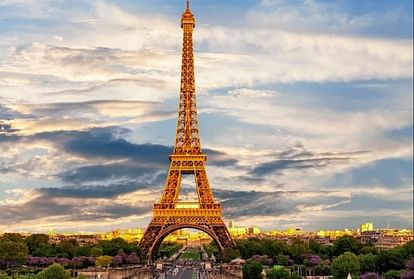 france Eiffel Tower Evacuated After Bomb Threat