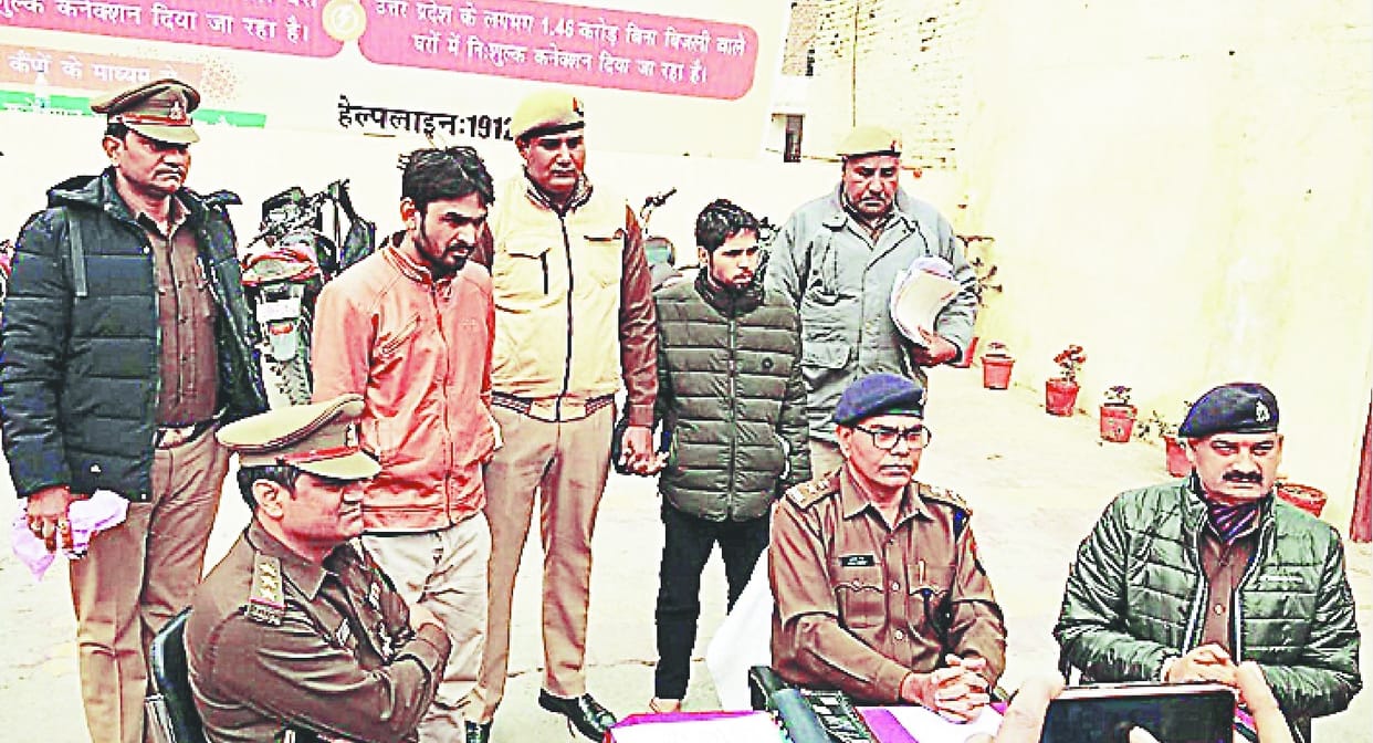 Two smugglers with 12 lakhs of charas