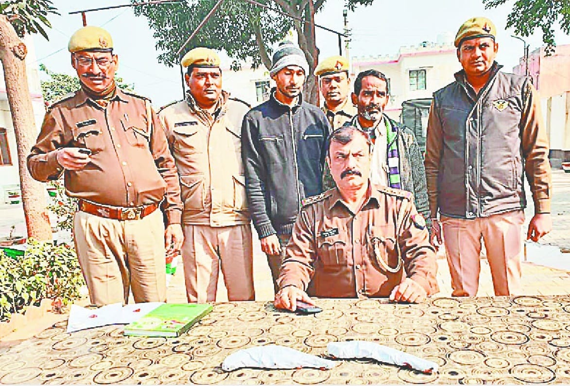 Arrested robber in encounter, shot in leg