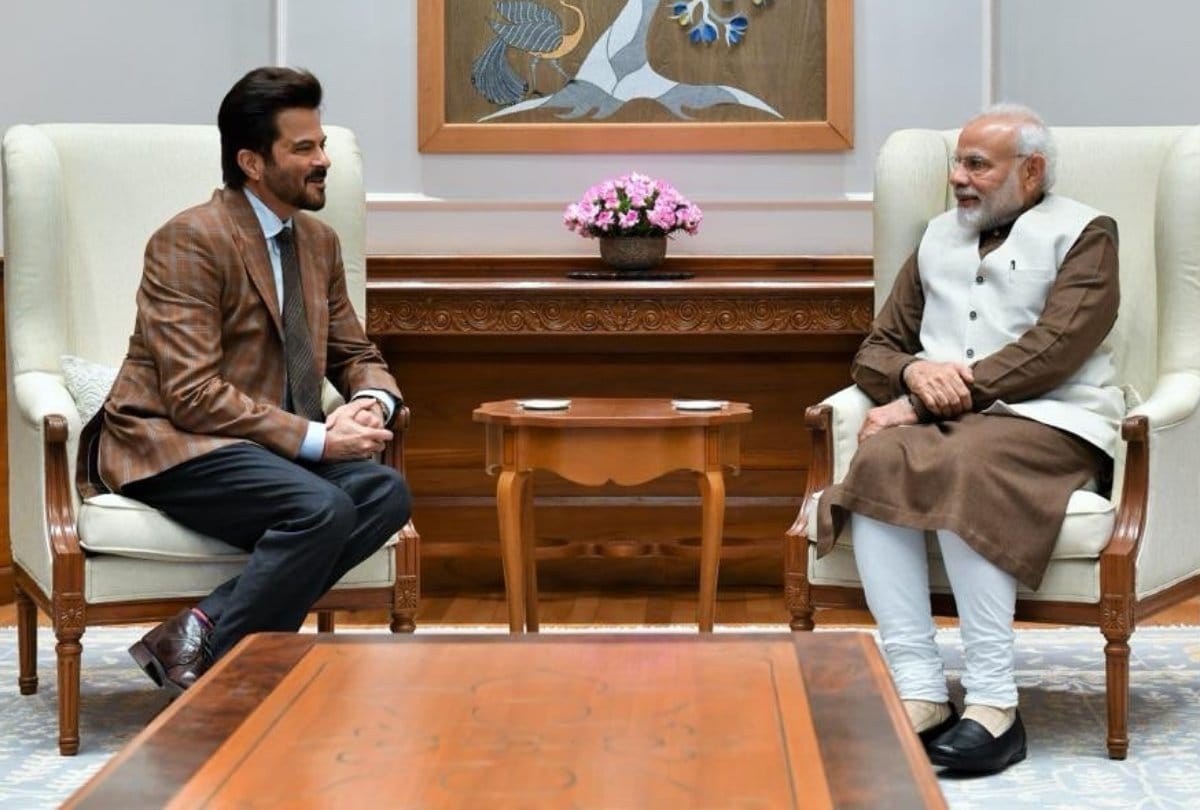 Pm Narendra Modi Gets Bollywood Celebrities Support In His Vote Kar Campaign