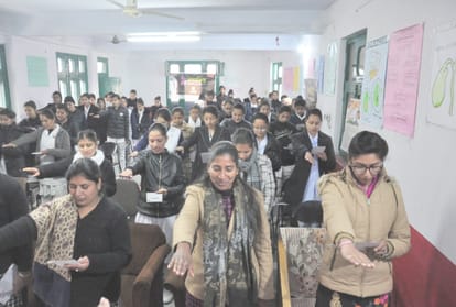aparajita 100 million smiles programme organized in kullu Christian Nursing Institute