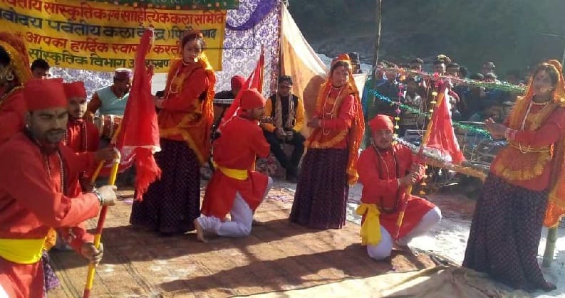 Kedareshwar Mela sings a lot in Jhanda and Chanchari