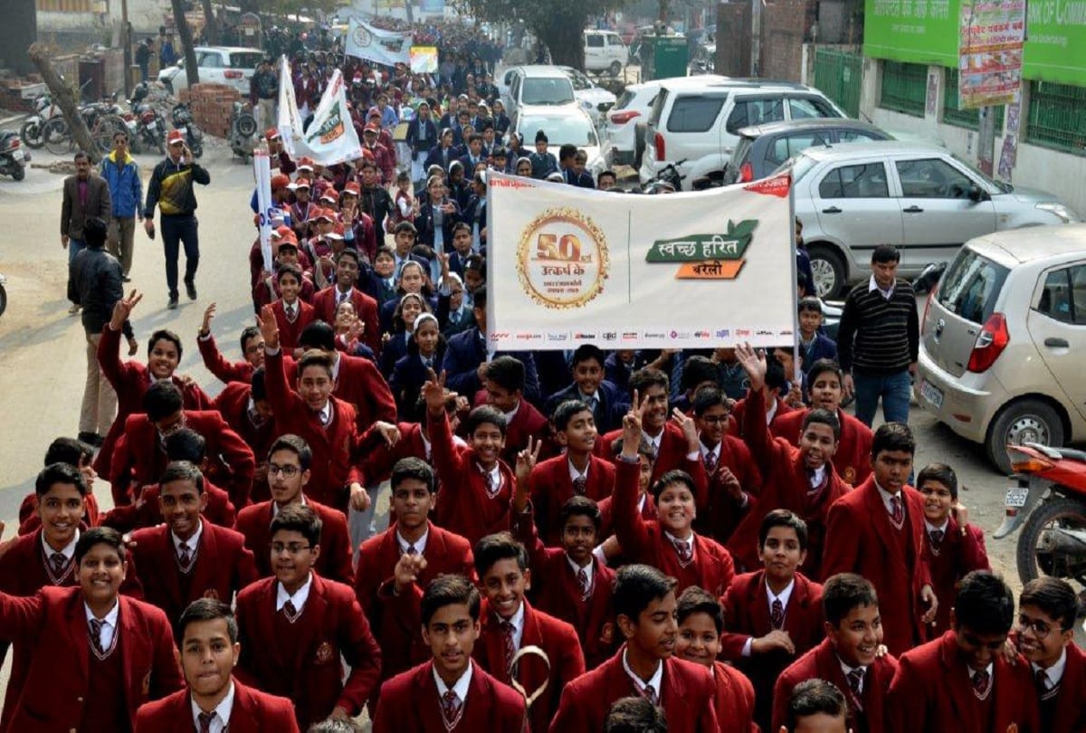 Amar Ujala awareness rally with message of Clean Green bareilly