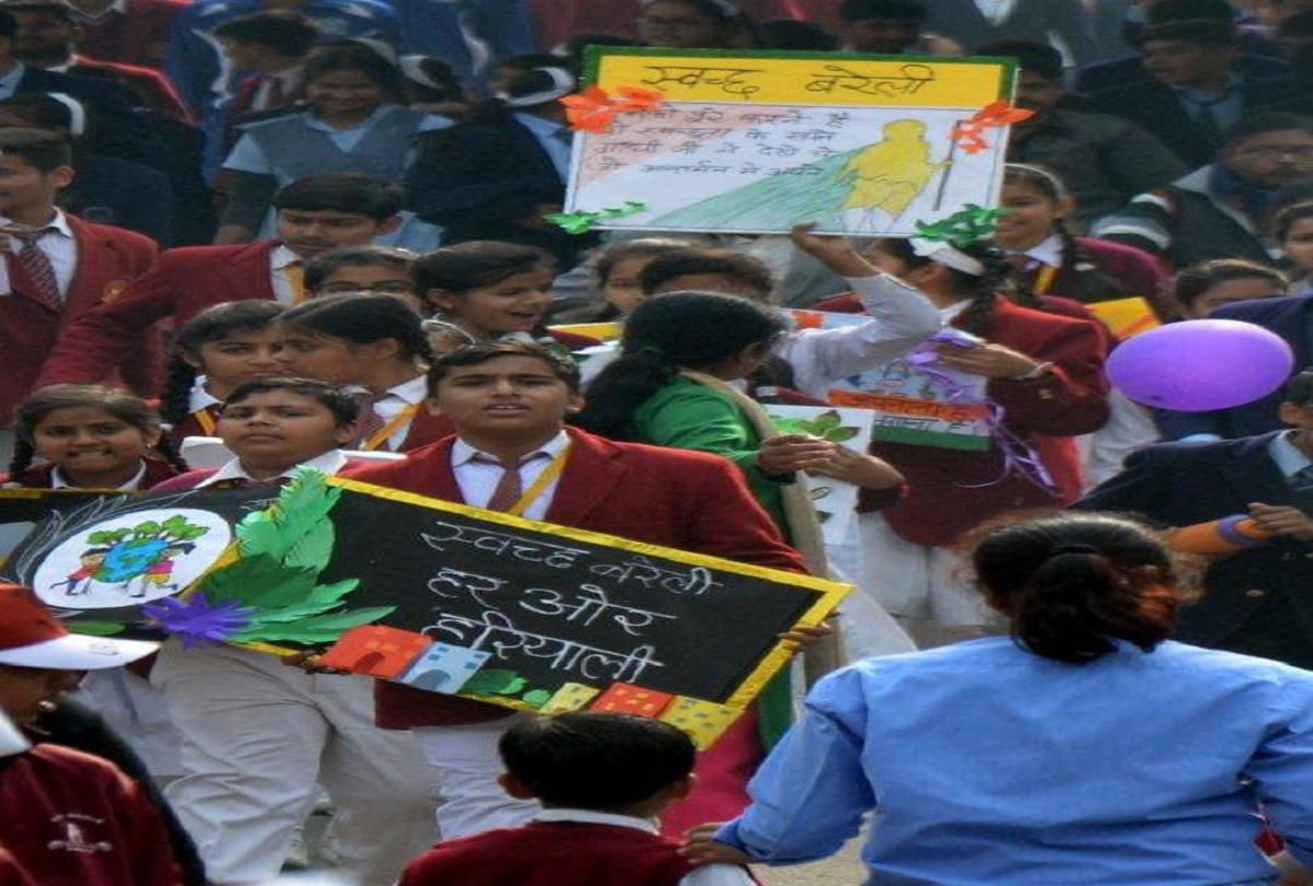 Amar Ujala awareness rally with message of Clean Green bareilly