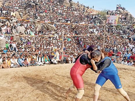 Jhansi Renu defeats Megha in Delhi