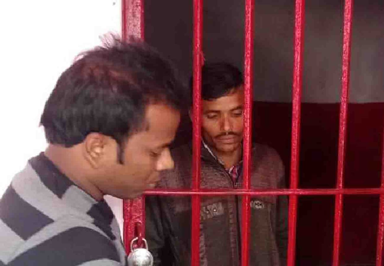 man was taking rupees for Ayushman letter
