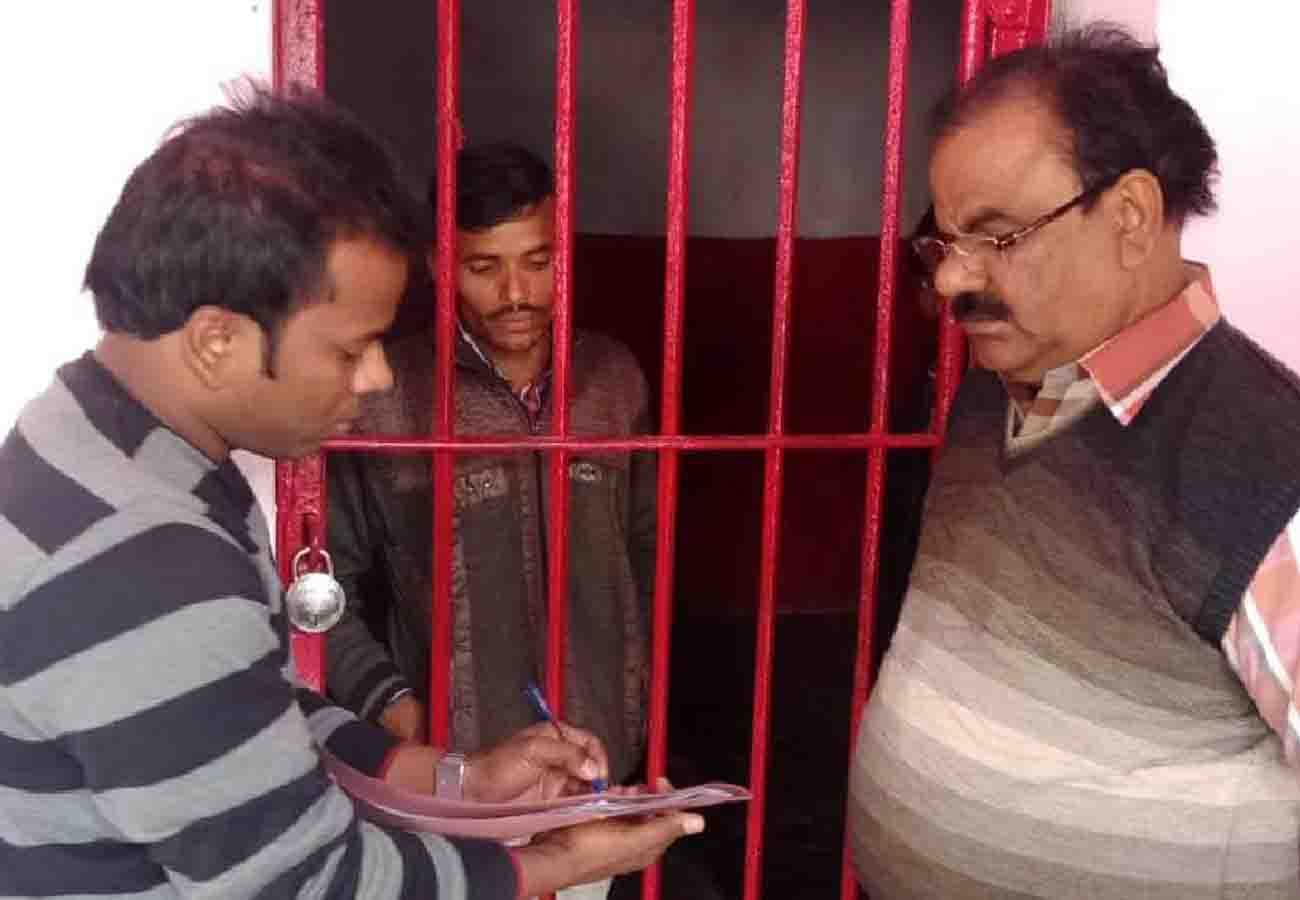 man was taking rupees for Ayushman letter
