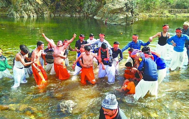dev danger baths in the river