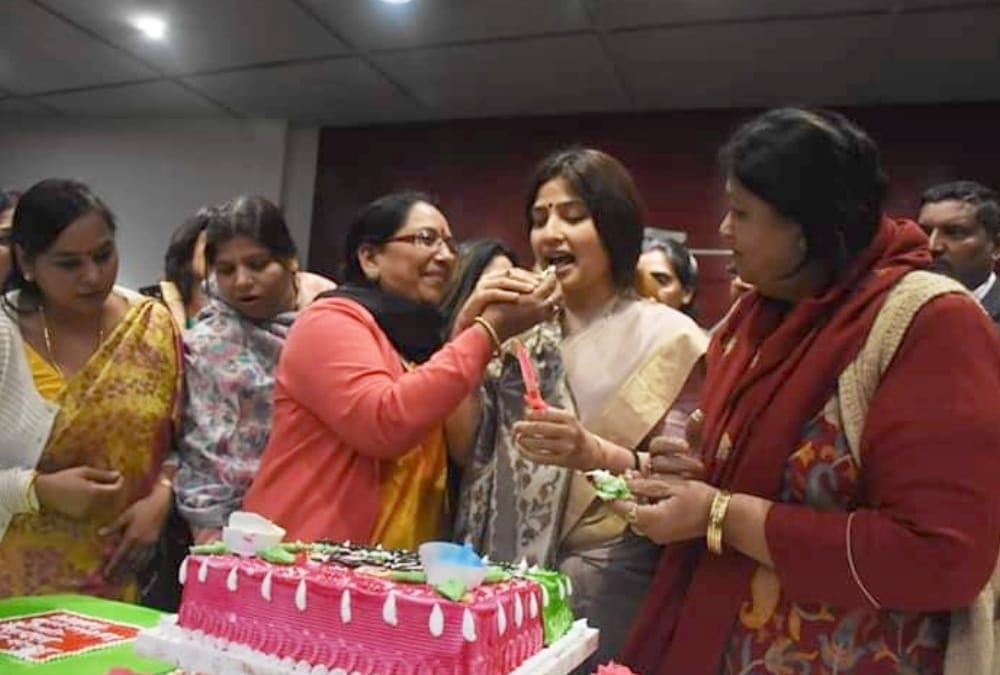 mayawati send cake and flowers for dimple yadav on her birthday.