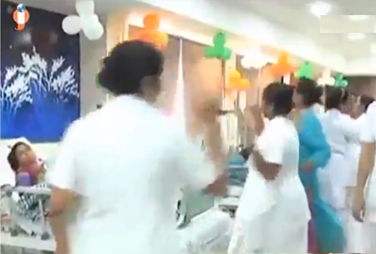 delhi government hospital gtb doctors dancing in ward to treat patients, inspired from brazil