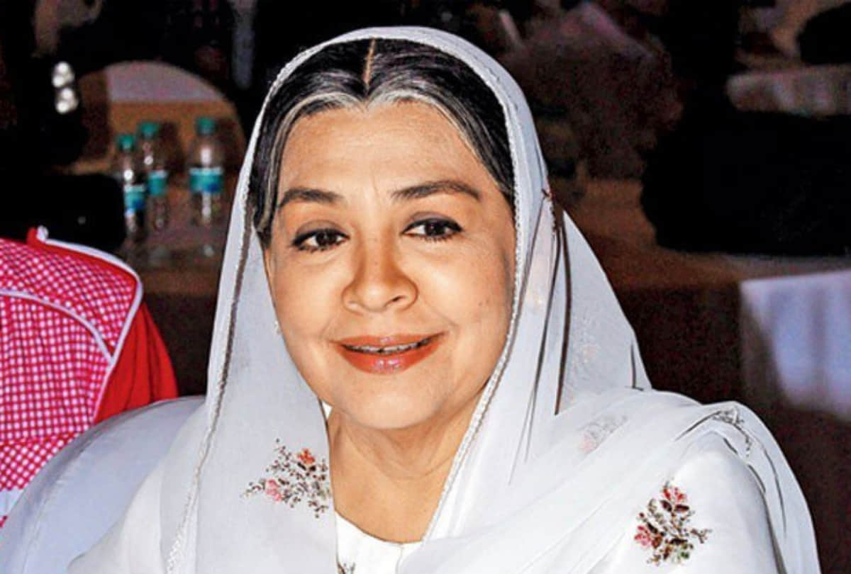 Anupam Kher and others get to play different characters says Farida Jalal