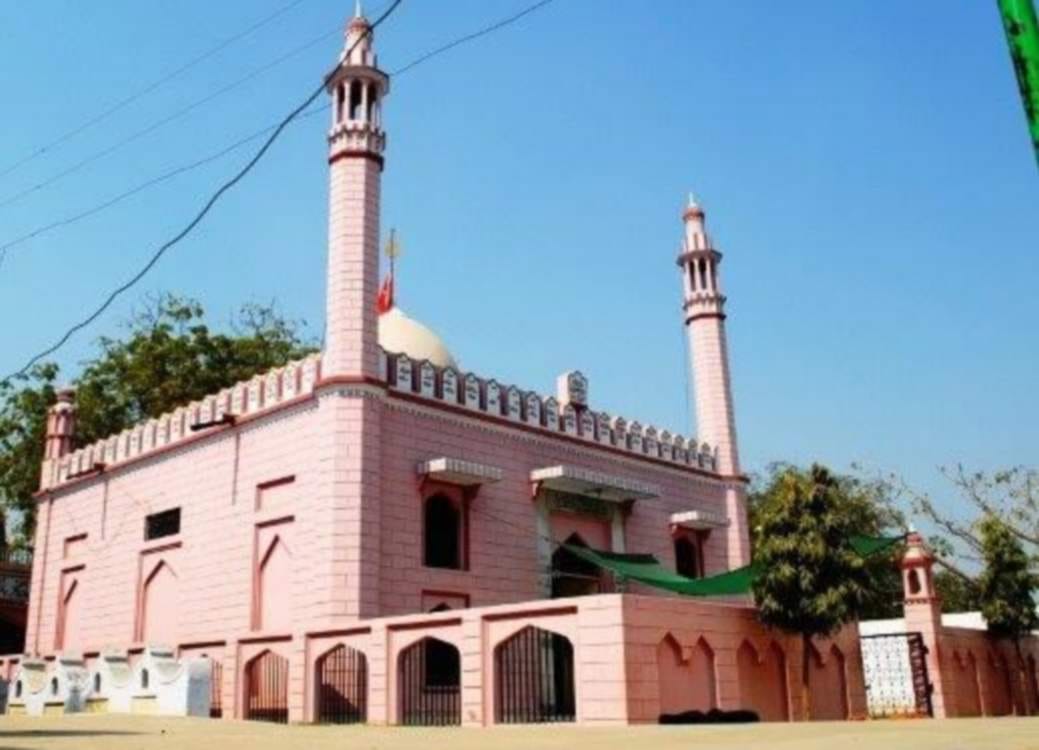 जायरीनों की खिदमत के लिए लगा शिविर