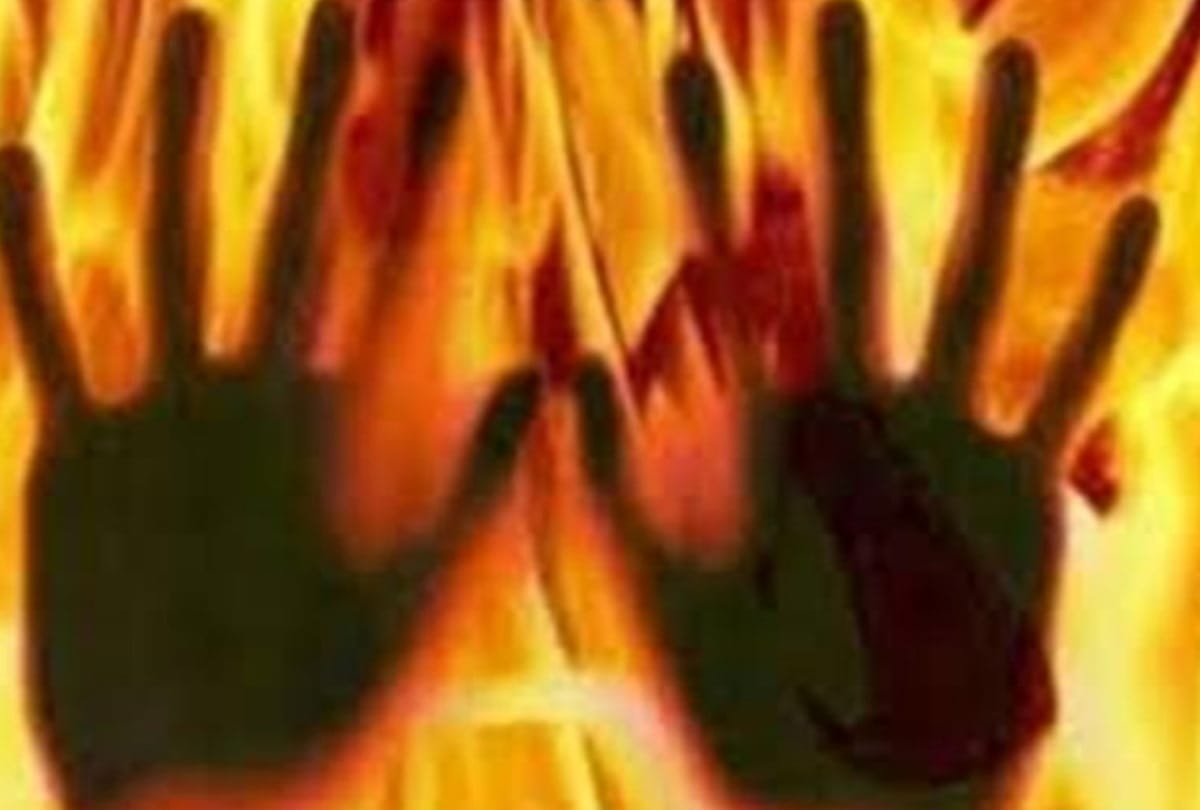 two child killed due to fire in hut at ghazipur