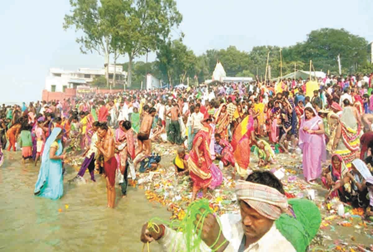 Makar Sankranti plunge the virtue of thousands of pilgrims