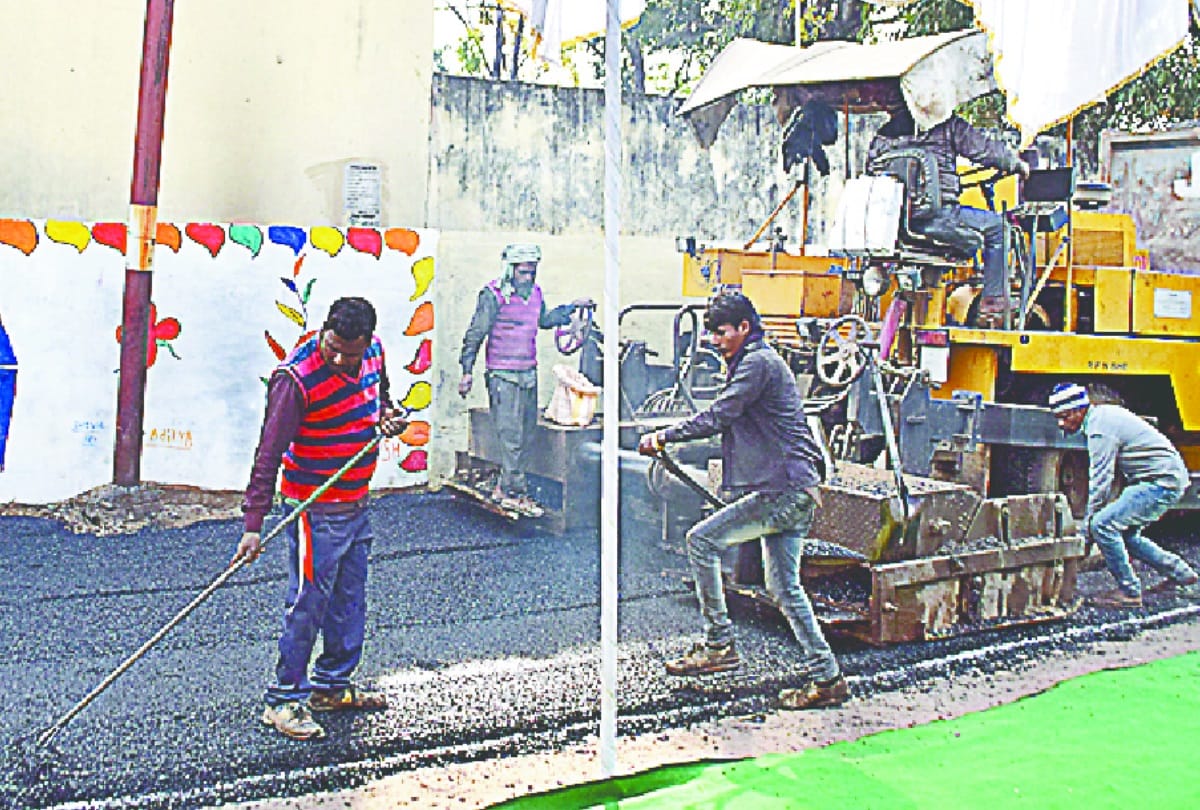 Good news: Roads made by plastic and polithine in Meerut Canttoment