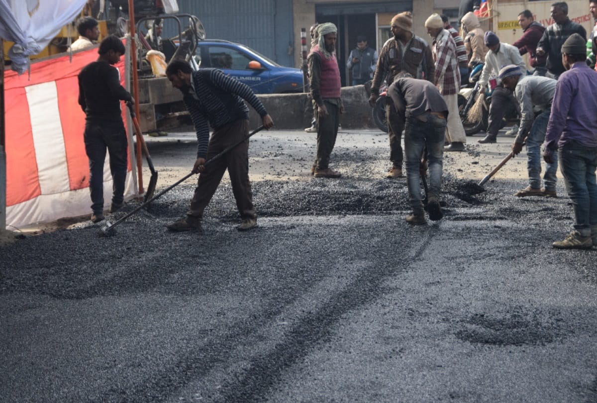 Good news: Roads made by plastic and polithine in Meerut Canttoment
