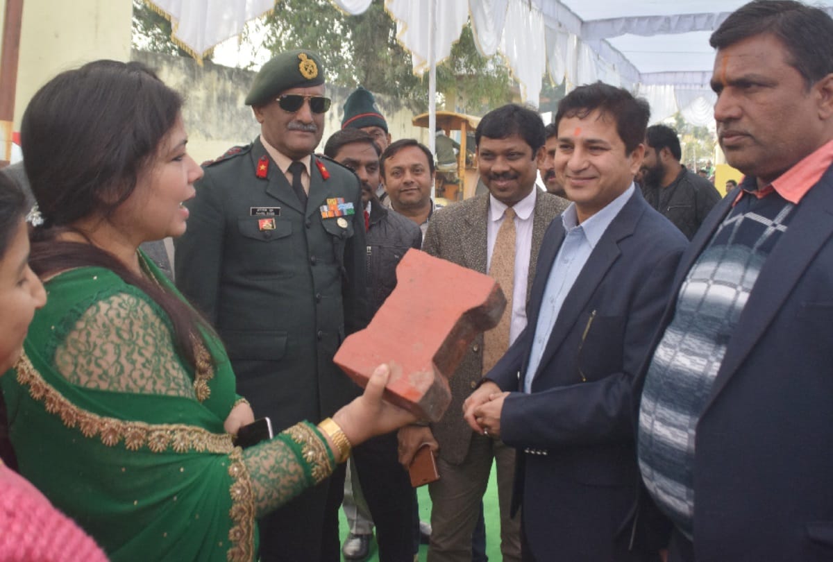 Good news: Roads made by plastic and polithine in Meerut Canttoment