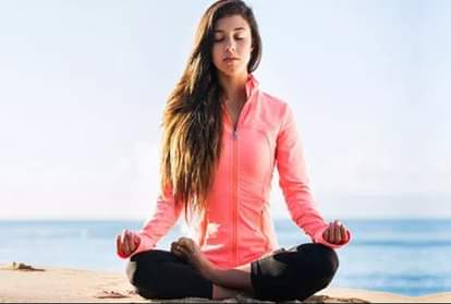 मूर्छा प्राणायाम चिंता और सिर दर्द सहित कई मानसिक समस्याएं दूर करता है