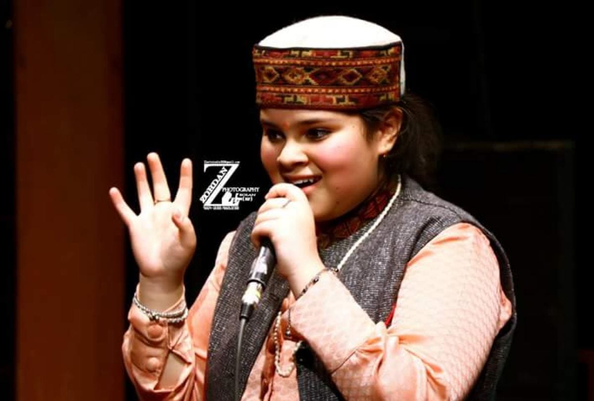 12 year old Anushka sing somg in 16 languages