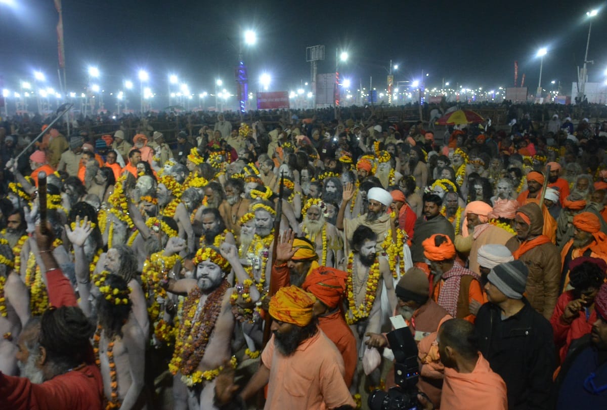 Kumbh shahi snan 2019 Hindu seers and saints holy dipped in Sangam Ghat