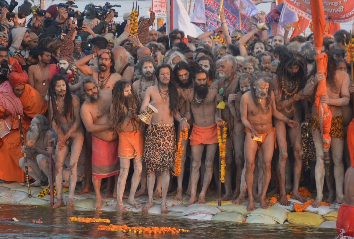 Kumbh shahi snan 2019 Hindu seers and saints holy dipped in Sangam Ghat