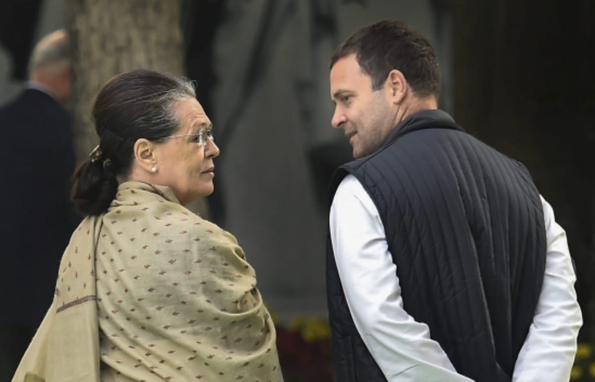 Rahu Gandhi long Discussed with Sonia Gandhi before Congress Working Committee meeting in Delhi  