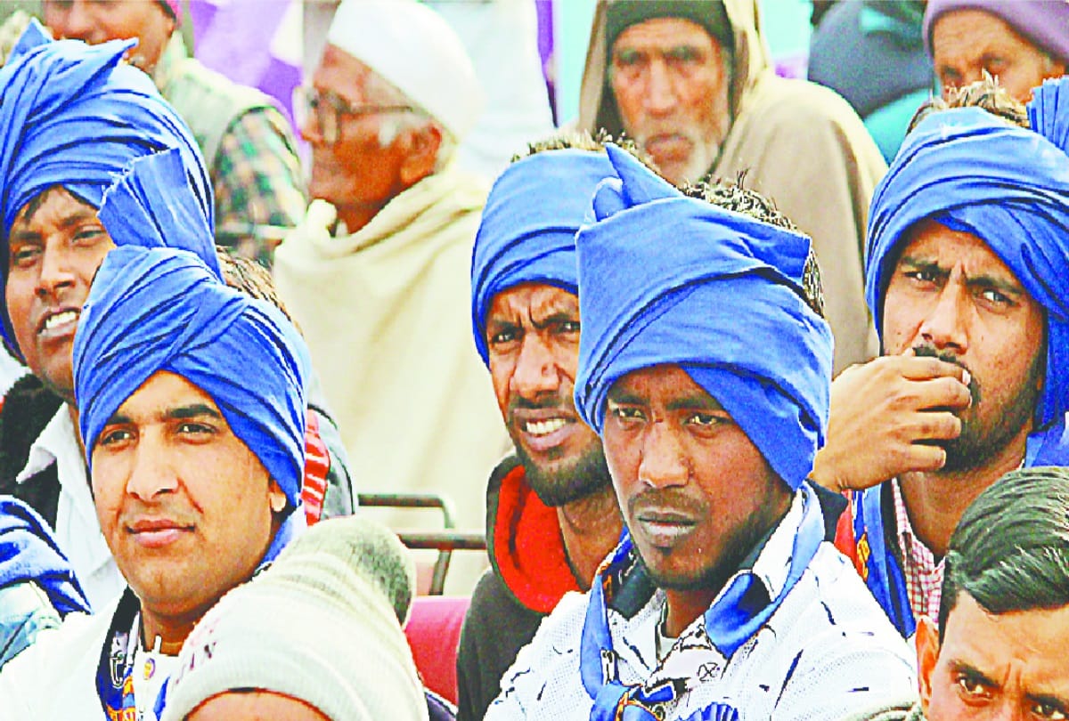 Mayawati birthday: Blue and Red comes togethe, Ralod makes a distance