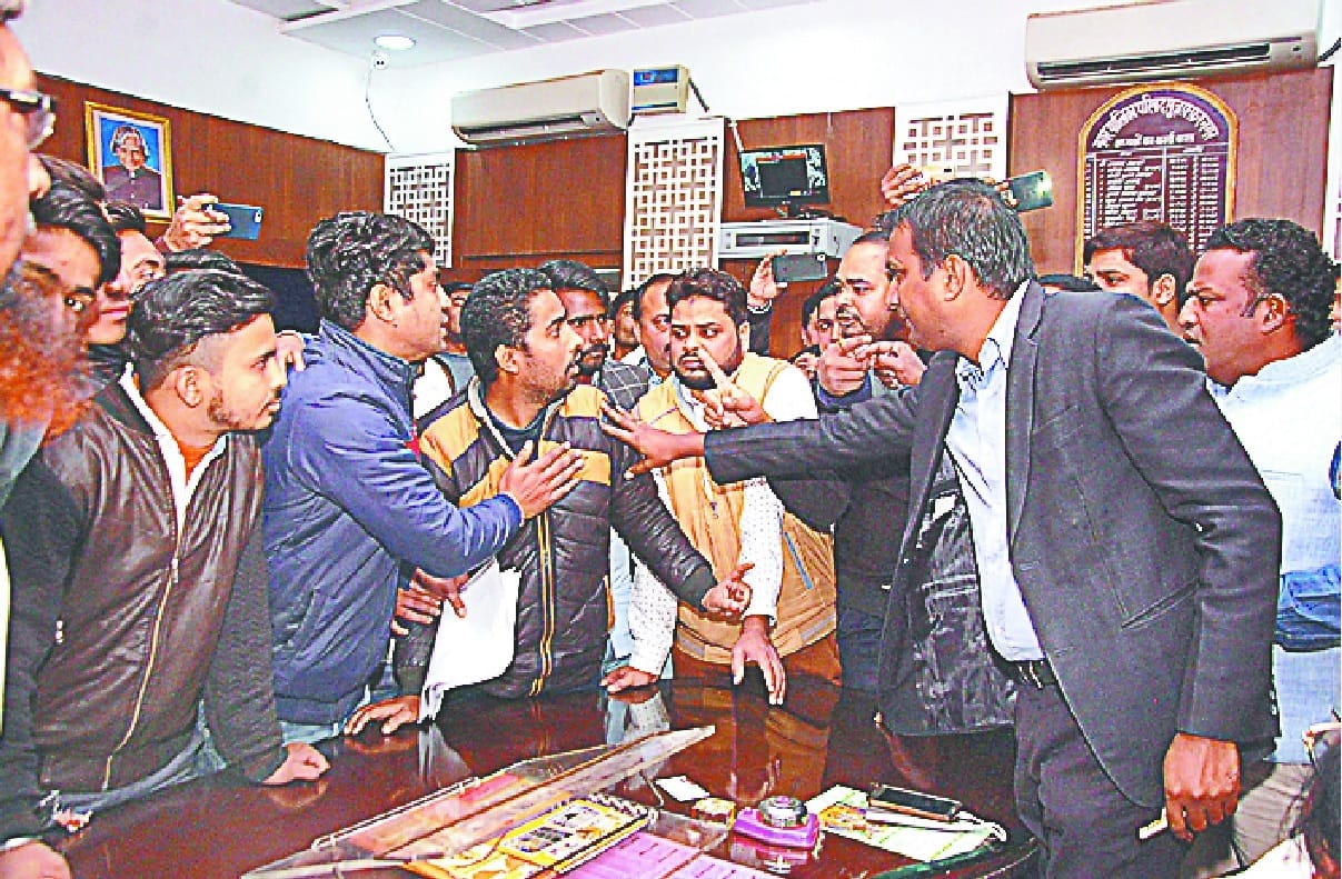 ABVP leaders, members assault