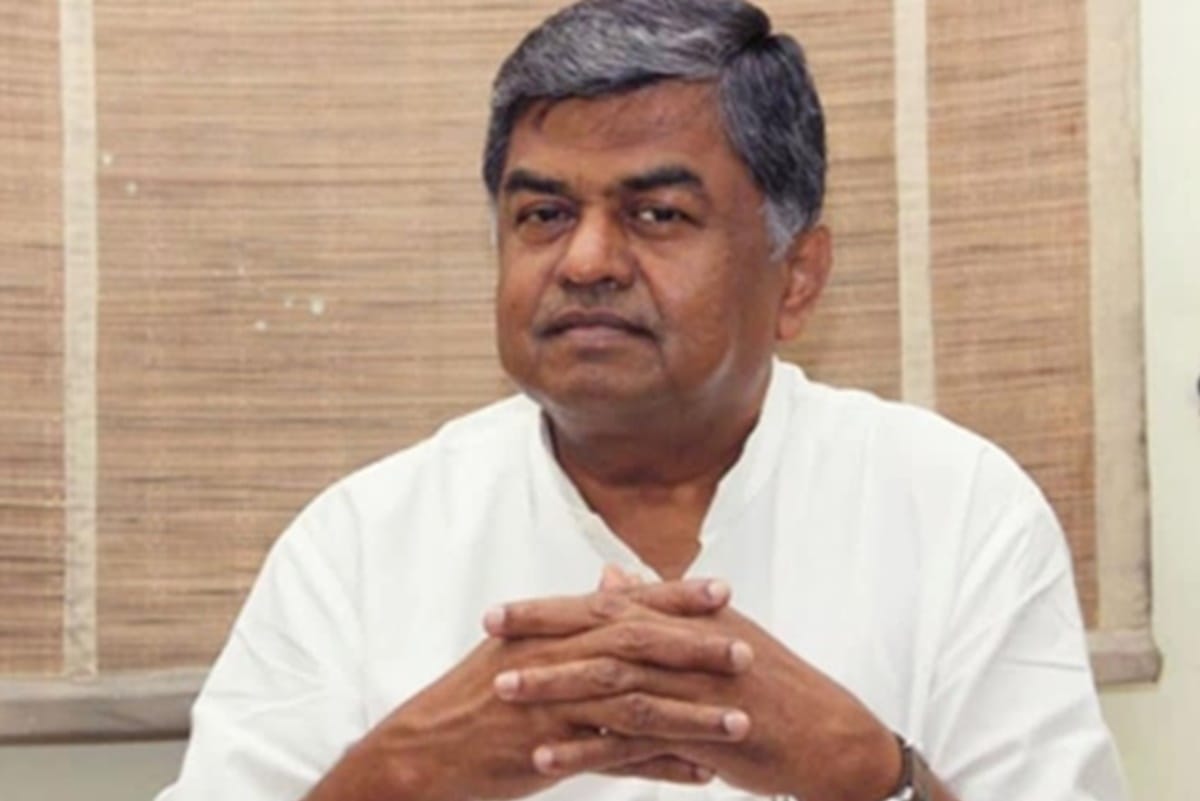 karnataka crisis bk hariprasad says bs yeddyurappa will have to Wait now to become CM