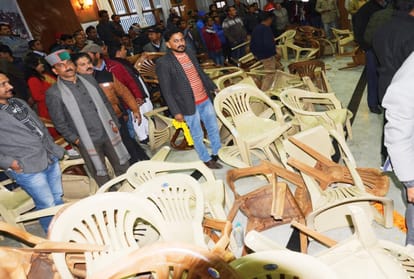 Clash Between Himachal congress supoorters of virbhadra and sukhwinder sukhu in shimla