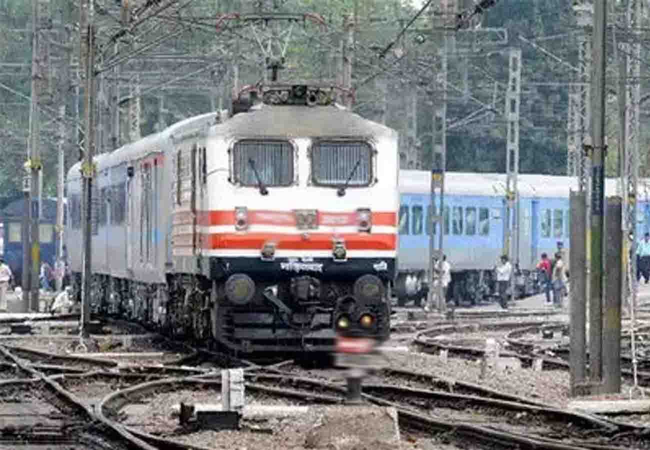 16 trains of Mumbai Jhansi route canceled