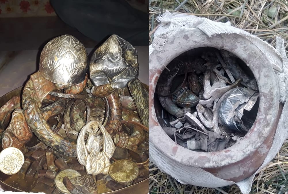 villegers found golden jwellery in a pitcher in barabanki.