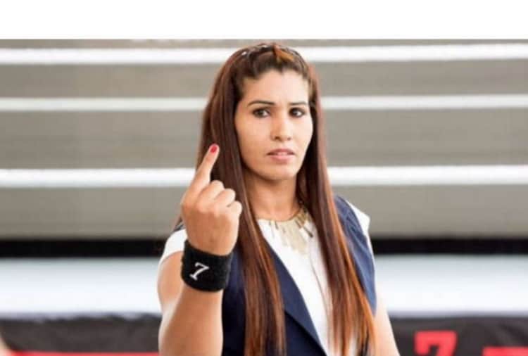 first indian wwe wrestler kavita dalal project to open sports academy