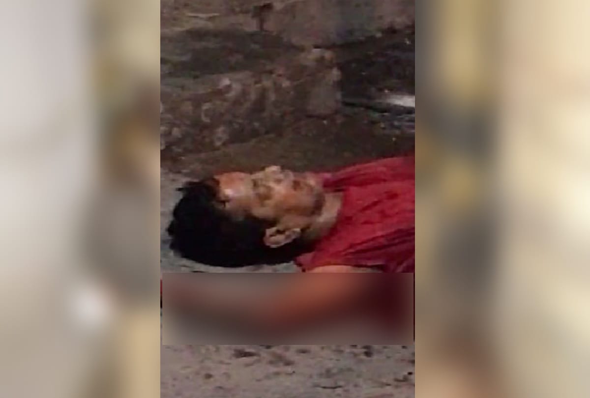 delhi neighbor attacks three of a family with weapon, woman died husband son serious read full story