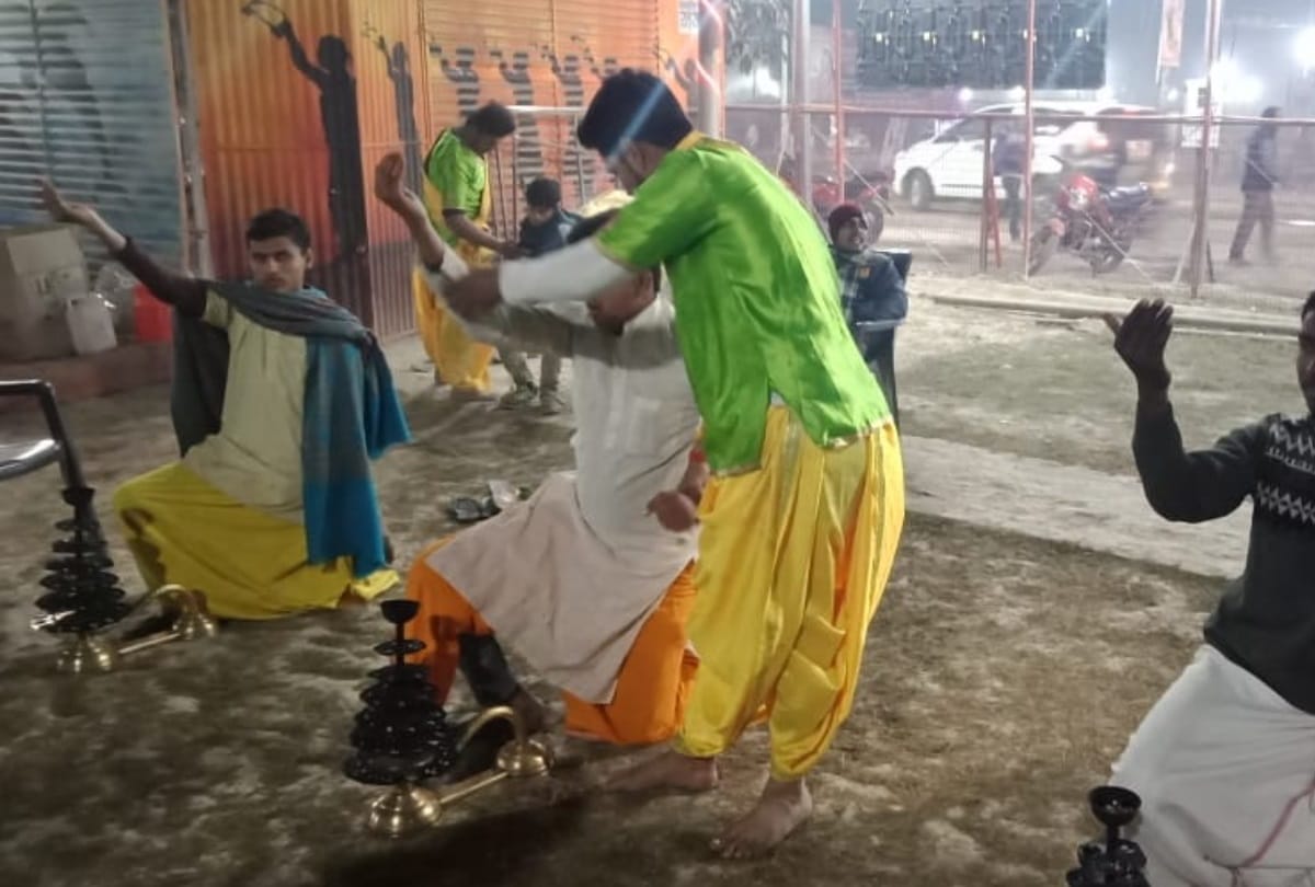 Kumbh Mela 2019:ganga aarti preparation