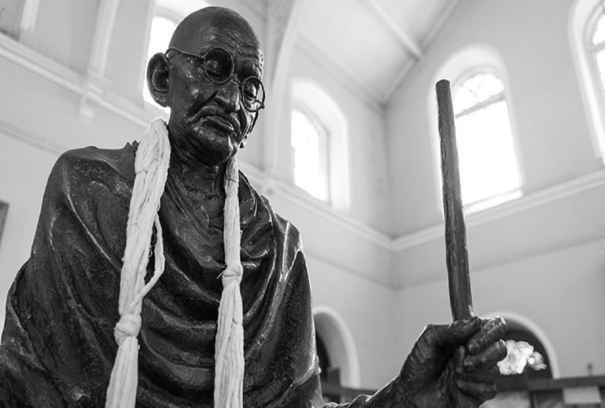 know about list of gandhi shanti awards
