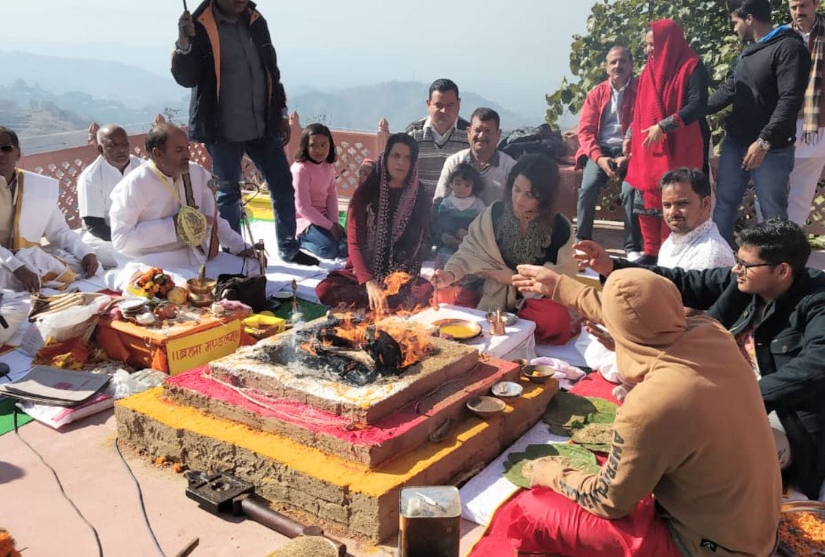 bollywood queen kangana ranaut worshiped the goddess in her home town mandi himachal
