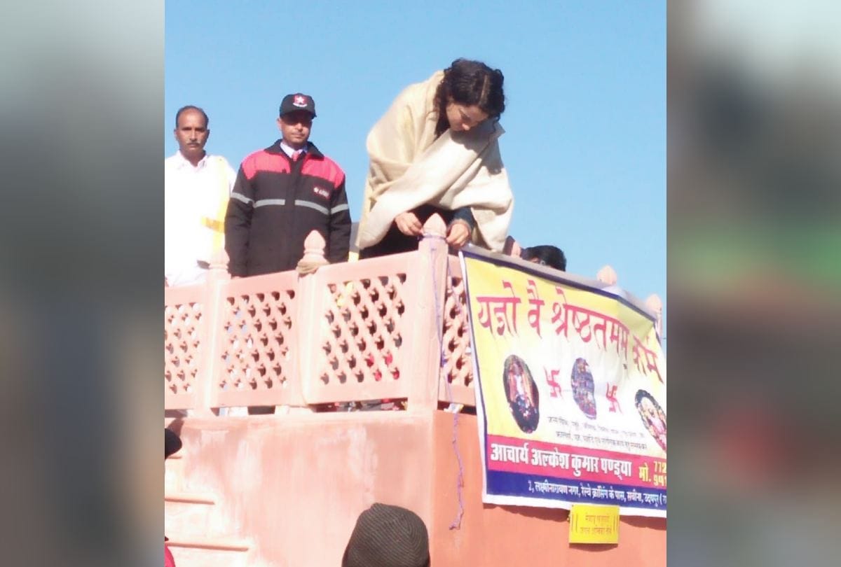 bollywood actress kangana ranaut Dance in Jagran at Mandi Himachal Pradesh