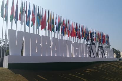 vibrant gujarat summit pm modi says right time to invest in india