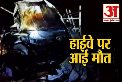 3 killed 15 injured in bus, pick up vehicle accident in pune Maharashtra