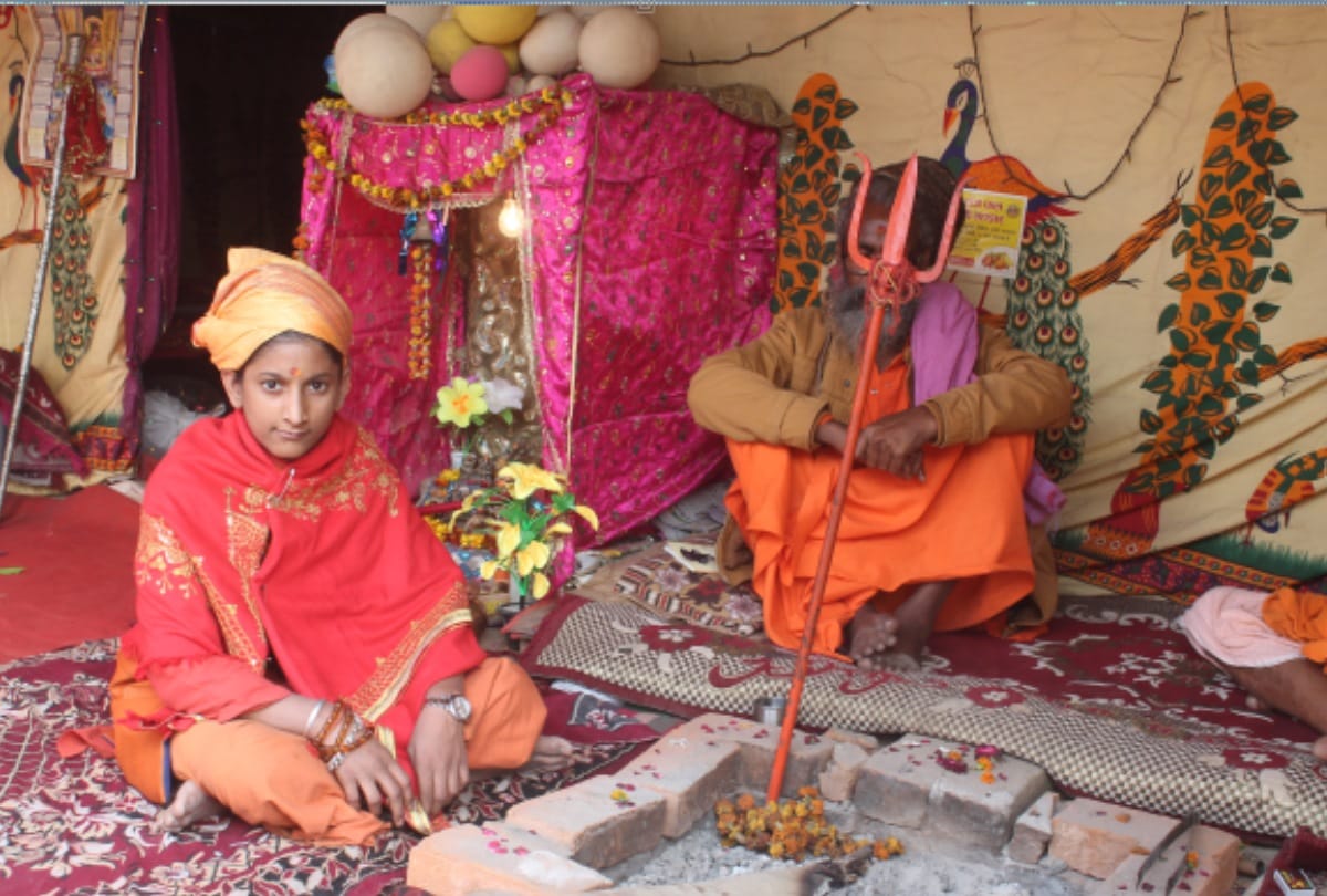 Kumbh 2019: little sadhu center of attraction